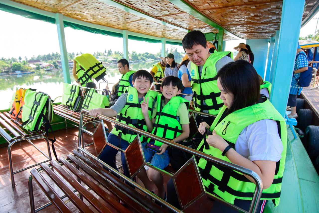 Na Tree Tara Riverside Resort Amphawa Damnoensaduak Bagian luar foto